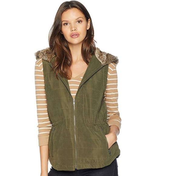 Jack by BB Dakota Jackets & Blazers - Jack by BB Dakota Green Hooded Fur Zip Up Vest